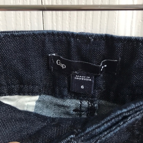 Mid length shorts - Picture 3 of 5